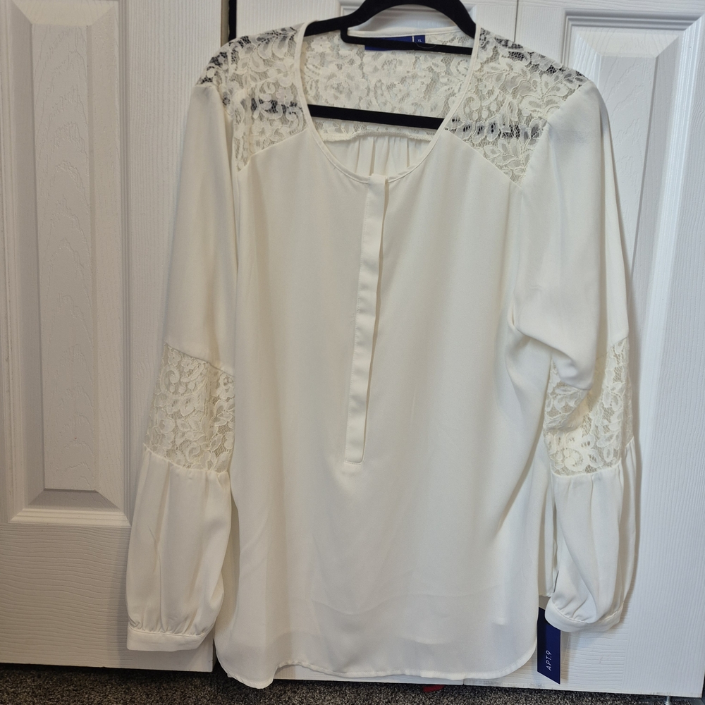 Apt. 9 White Long Sleeve Blouse with Puff Sleeves